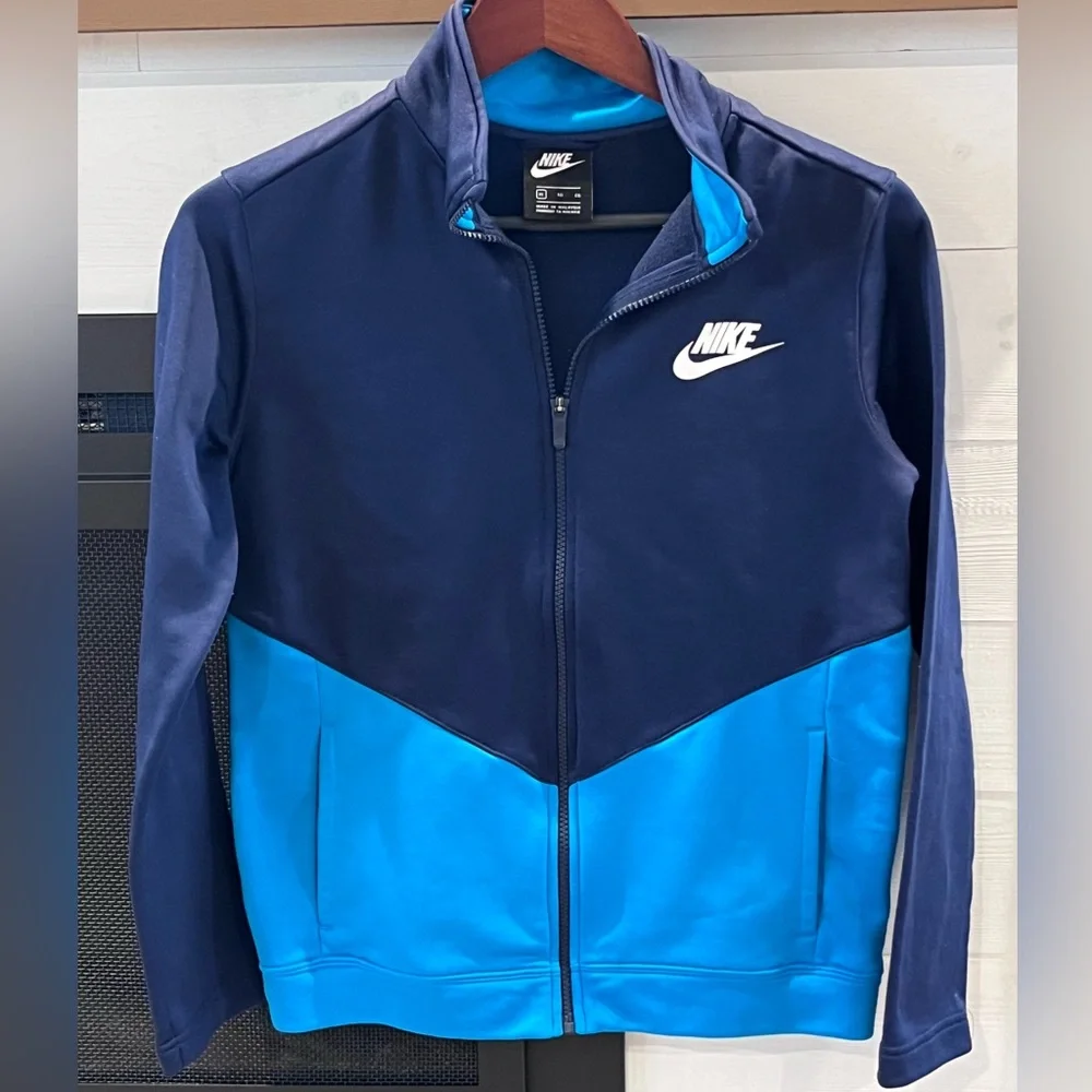 Nike Zip up sweatshirt Jacket size boys XL. 1218